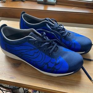 Dansko size 41 work sneakers healthcare